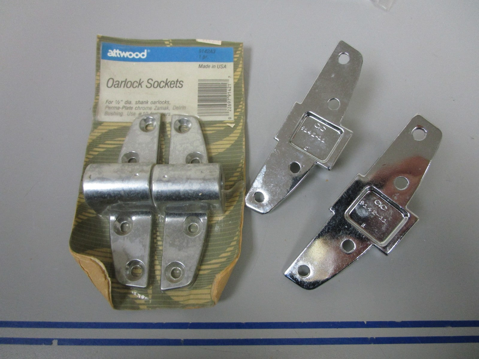 *NEW OEM* (LOT OF 2) 0720 Attwood Oarlock Chrome Socket Pair 9142A3