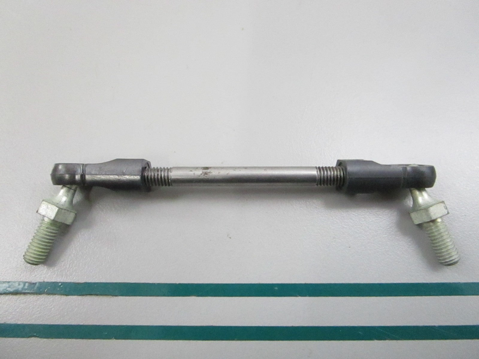 NEW OEM 380493 0380493 OMC Johnson Evinrude Rod & Socket 0810