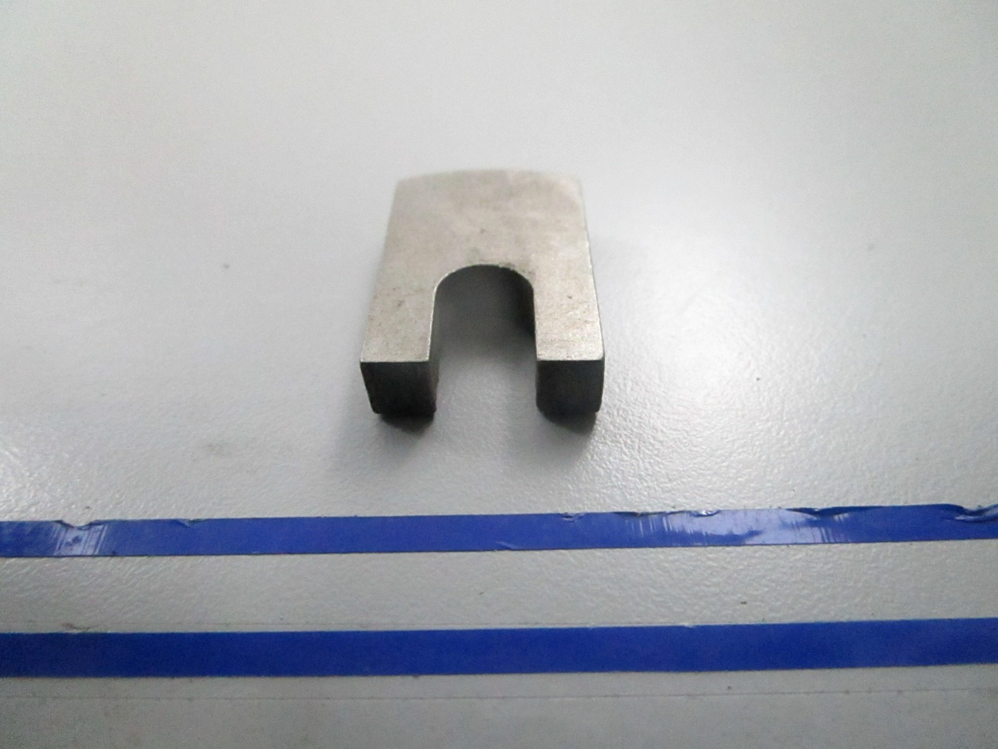 *NEW OEM* 0810 OMC Johnson Evinrude Tab Retainer 333957 0333957