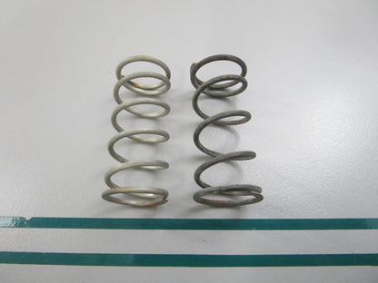 NEW OEM (LOT OF 2) 303357 0303357 OMC Johnson Evinrude Lower Bearing Spring 0810