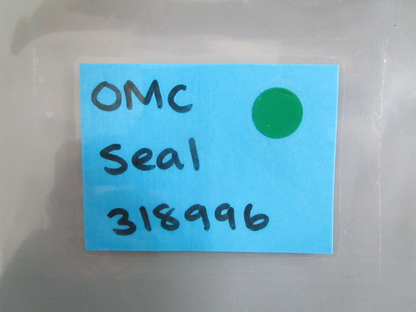 NEW OEM 318996 0318996 OMC Johnson Evinrude Seal 0820