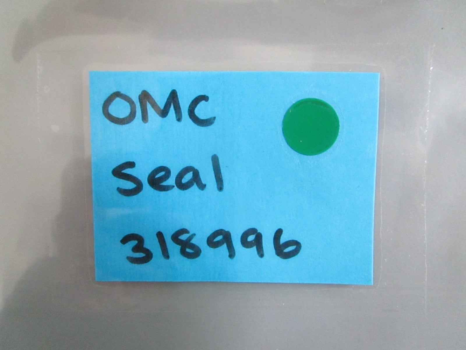 NEW OEM 318996 0318996 OMC Johnson Evinrude Seal 0820
