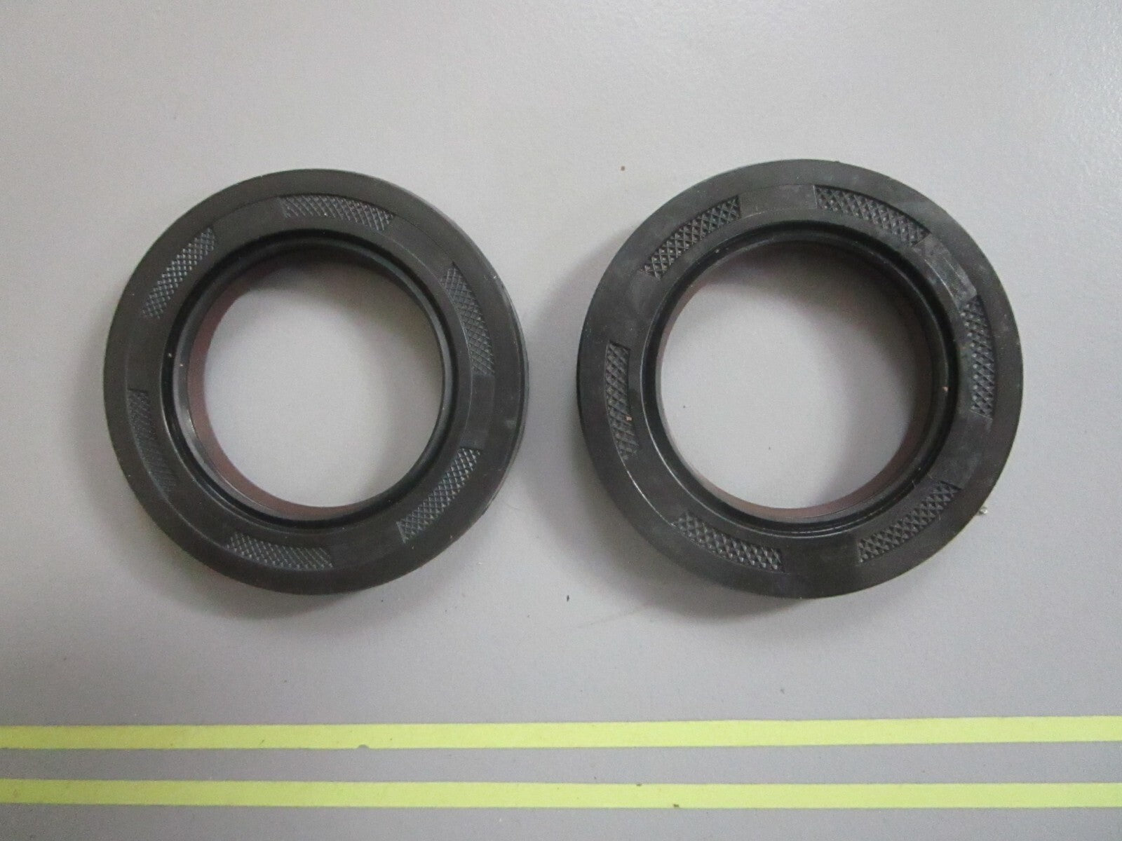 *NEW OEM* (LOT OF 2) 0750 Yamaha OIL SEAL 93102-30M05-00