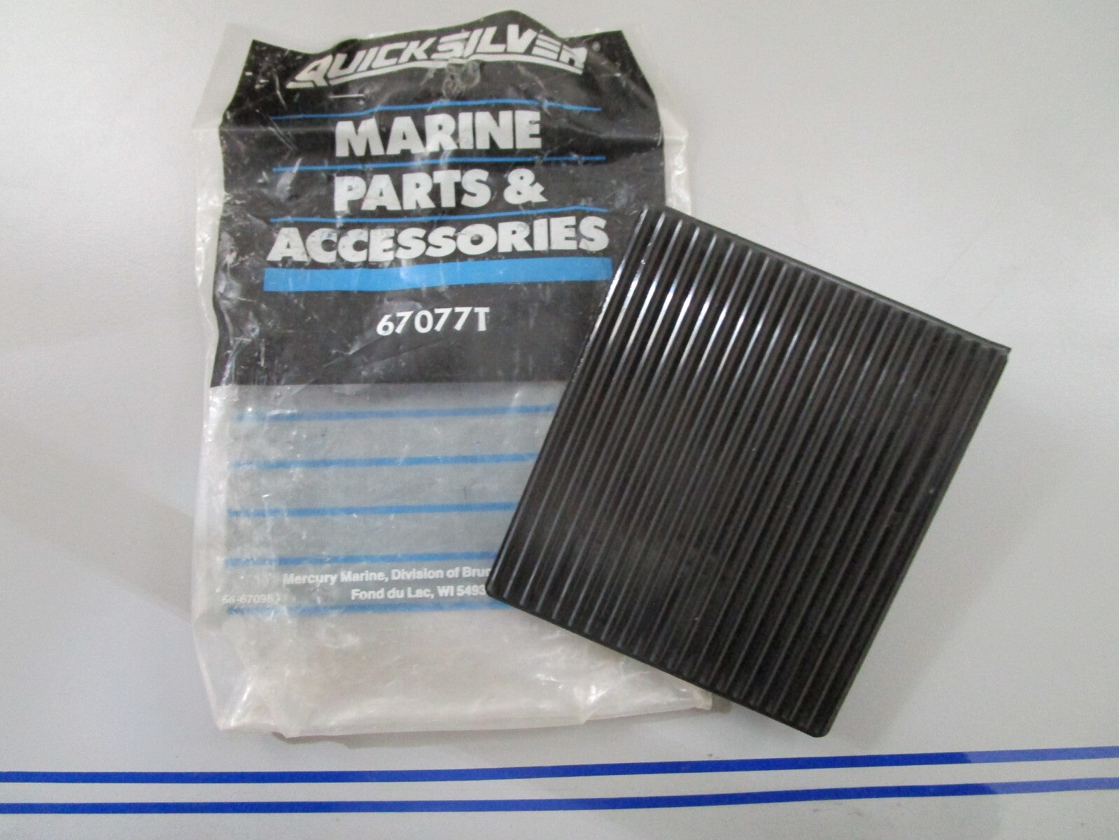 *NEW OEM* 0780 Mercury Quicksilver Cover 67077T
