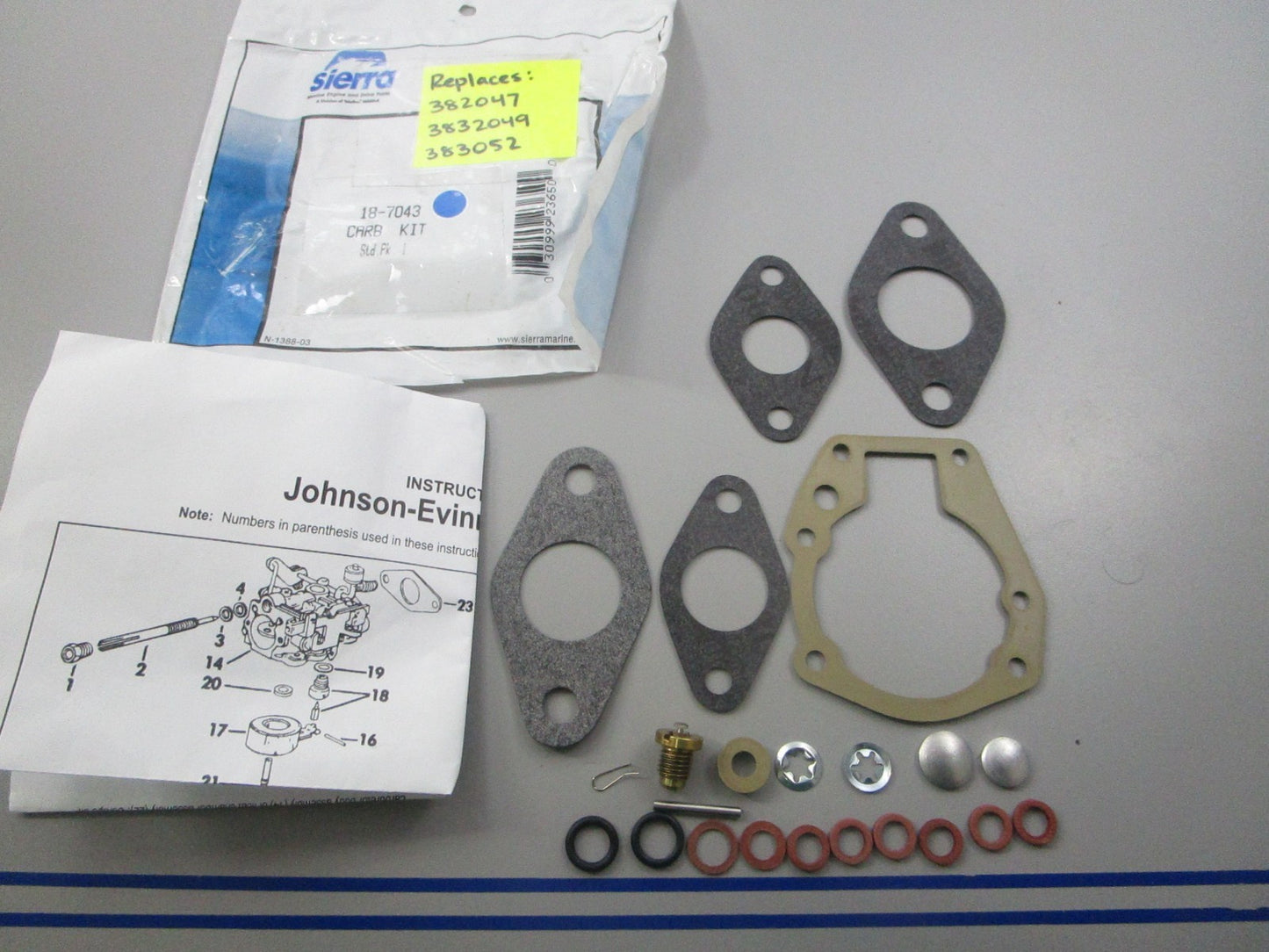 NEW 18-7043 Replaces: 382047 3832049 383052 18-7765 Carburetor Kit 0810