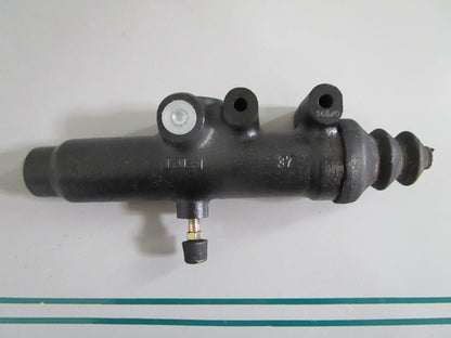 NEW OEM 0002952406 Mercedes-Benz Master Cylinder 0820