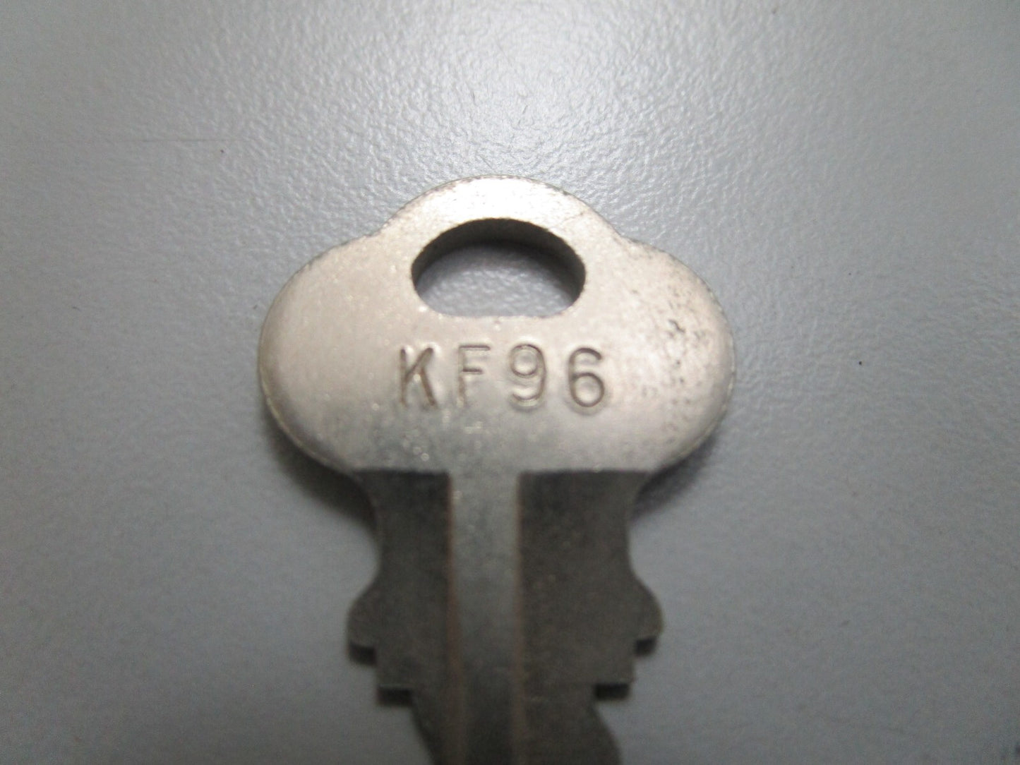 *NEW OEM* 0810 OMC Johnson Evinrude Ignition Key KF96 501611 0501611