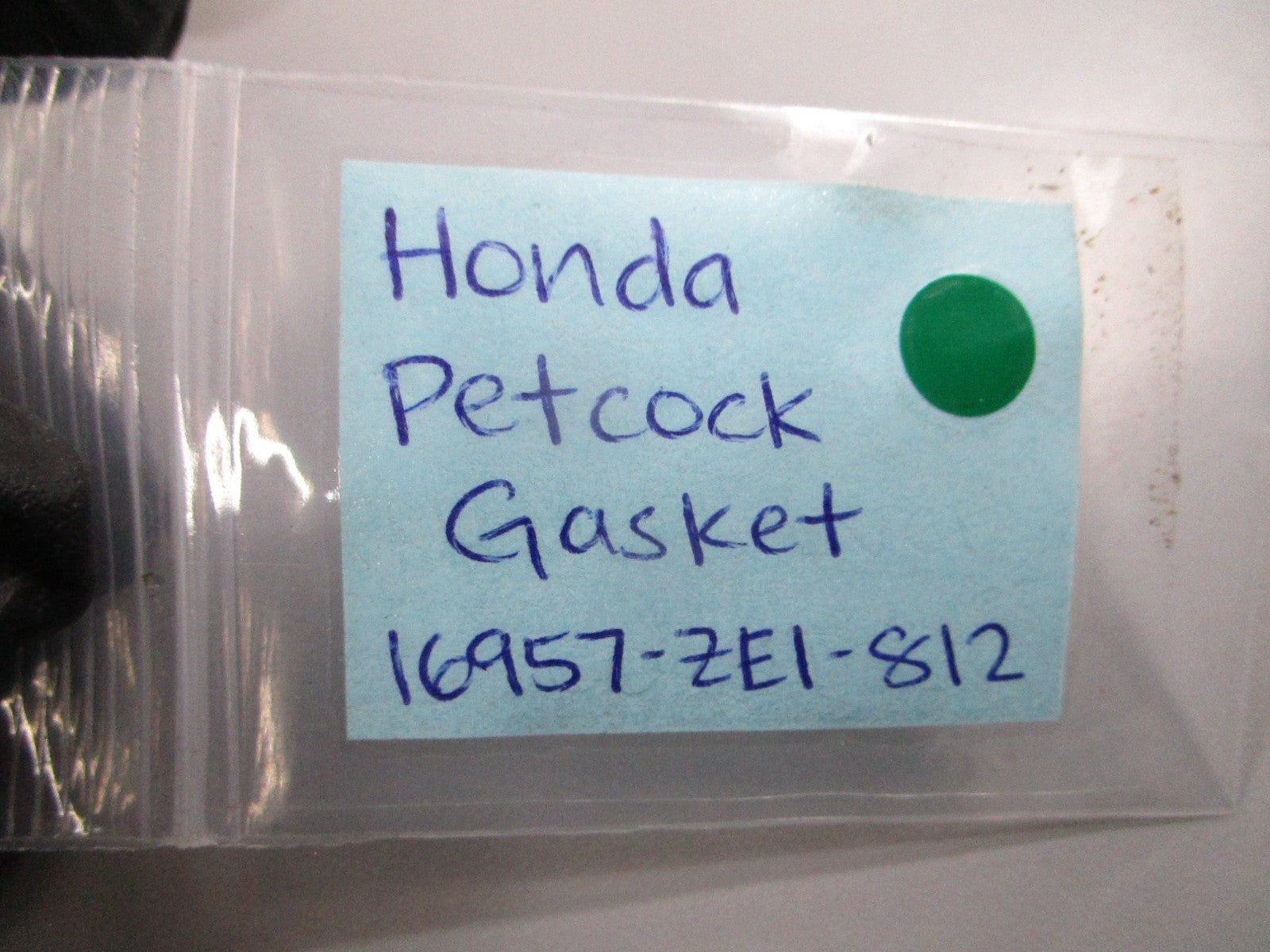 NEW OEM 16957-ZE1-812 Honda Petcock Gasket 0810