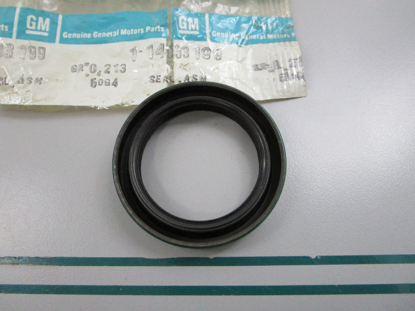 NEW OEM 14033199 General Motor Seal 0810