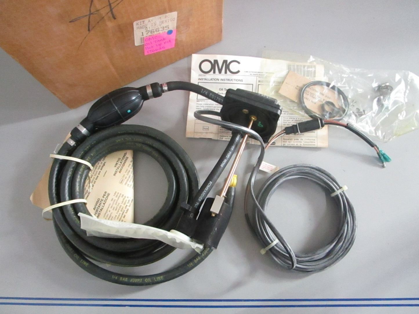 NEW OEM 176635 0176635 OMC Johnson Evinrude Oil Tank Pick Up Kit 0820