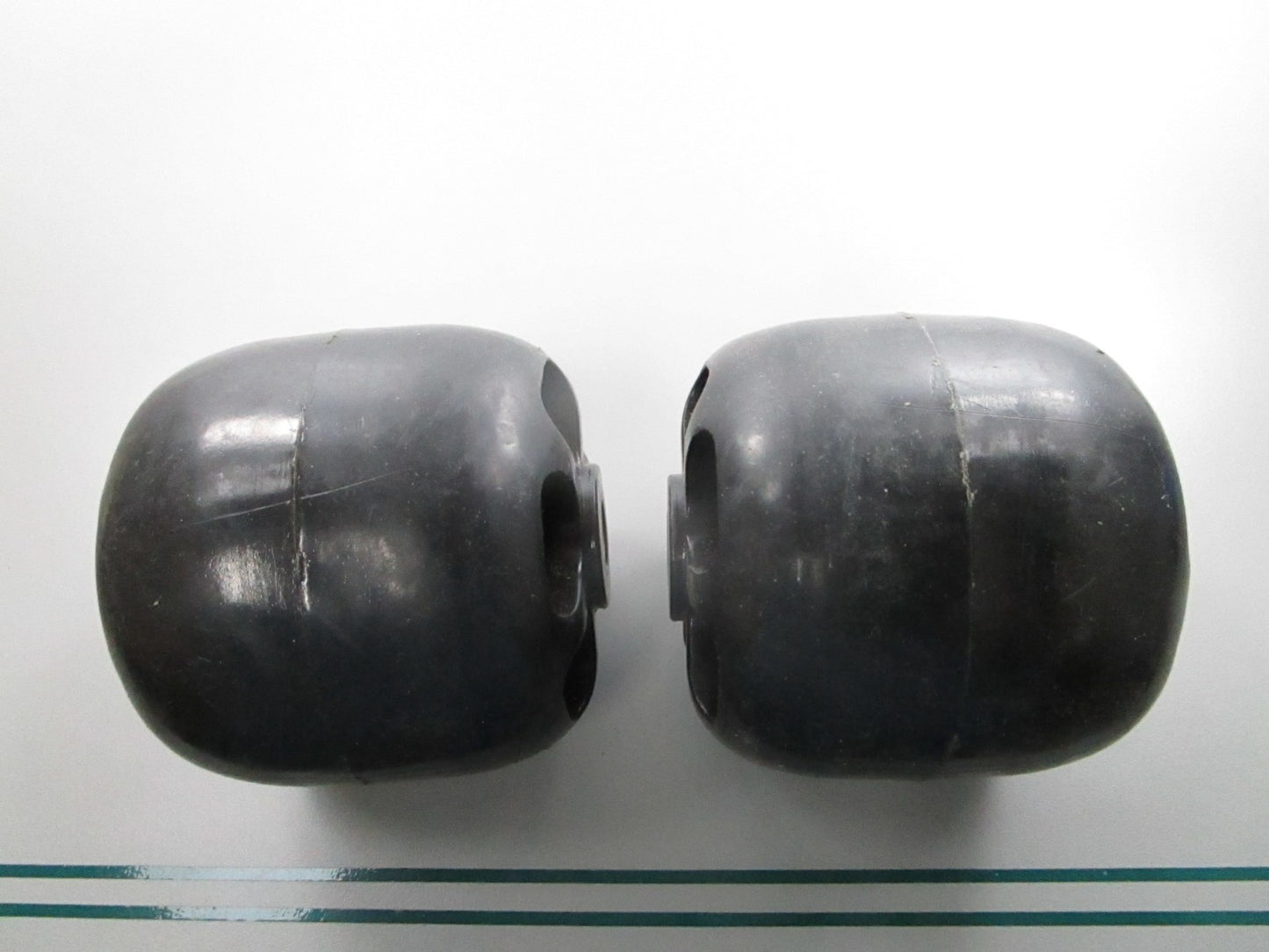 NEW 76543-46250 For: Kubota Deck Wheel Set 0810