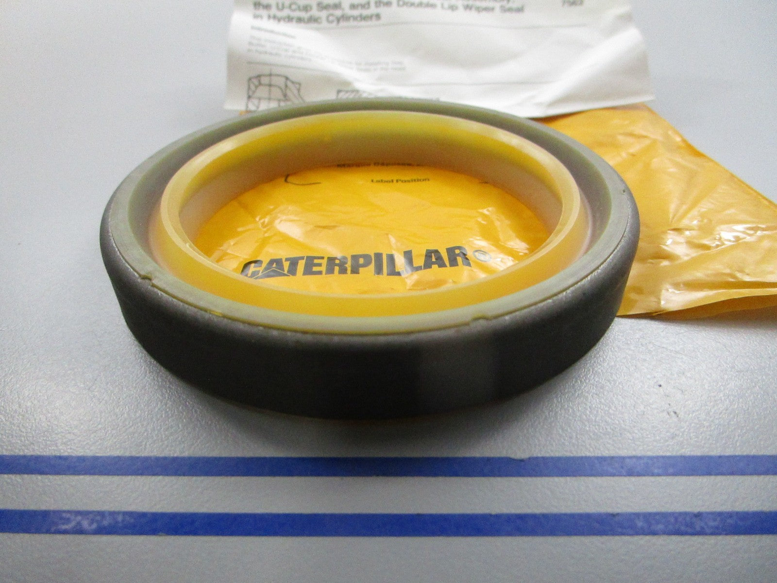 NEW OEM 8C-5128 CAT Press-In Wiper Seal 0810