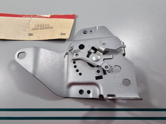 NEW OEM 390670 Briggs & Stratton Governor Plate 0810