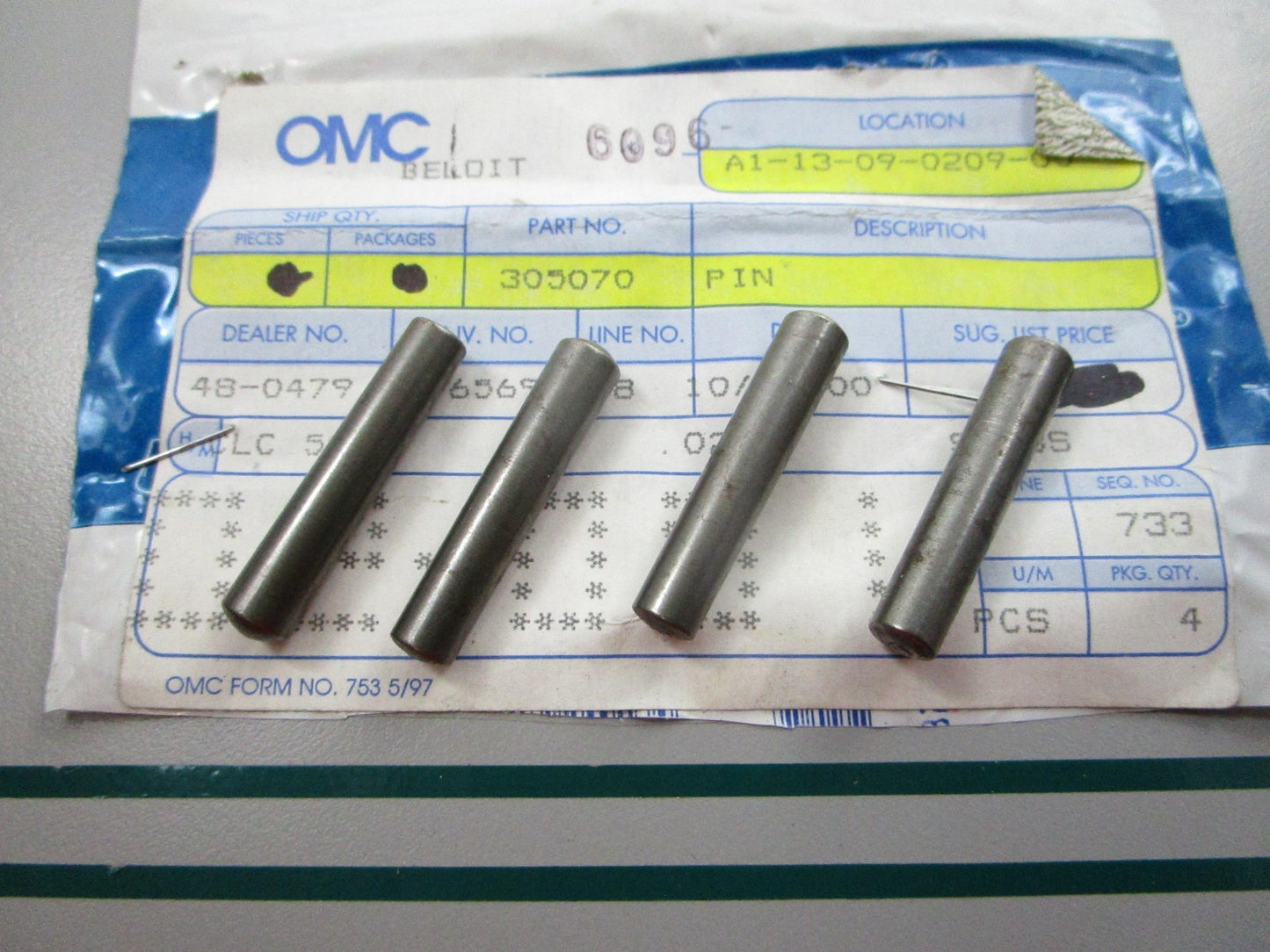 NEW OEM (LOT OF 4) 305070 0305070 OMC Johnson Evinrude Pin 0810