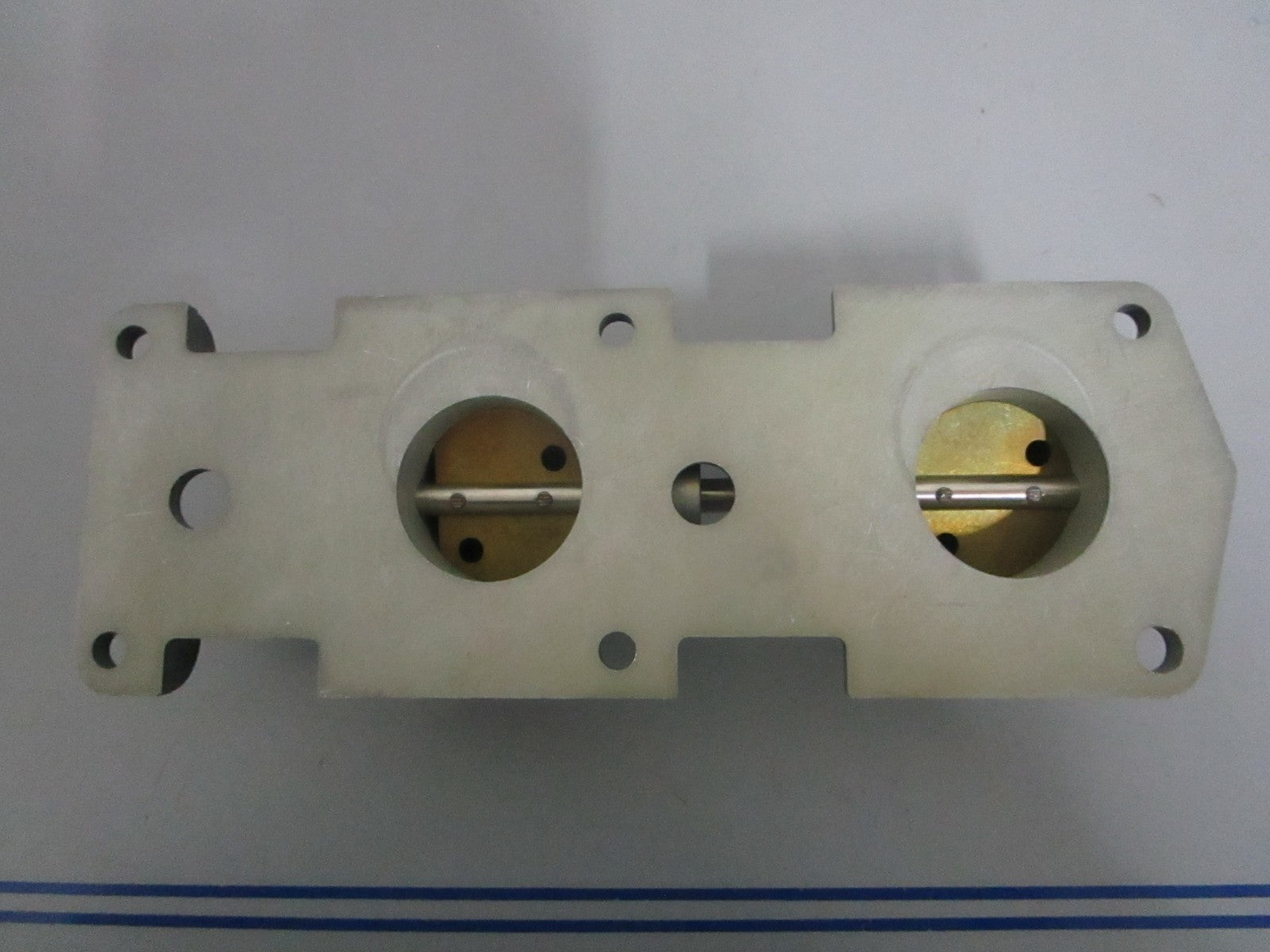 NEW OEM 439158 0439158 OMC Johnson Evinrude Throttle Body Assy 0820