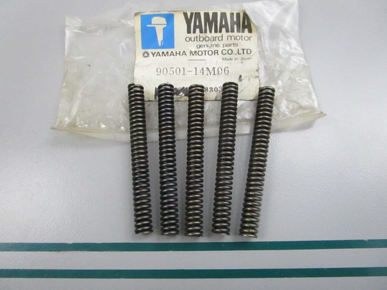 NEW OEM 90501-14M06-00 Yamaha Compression Spring 0810