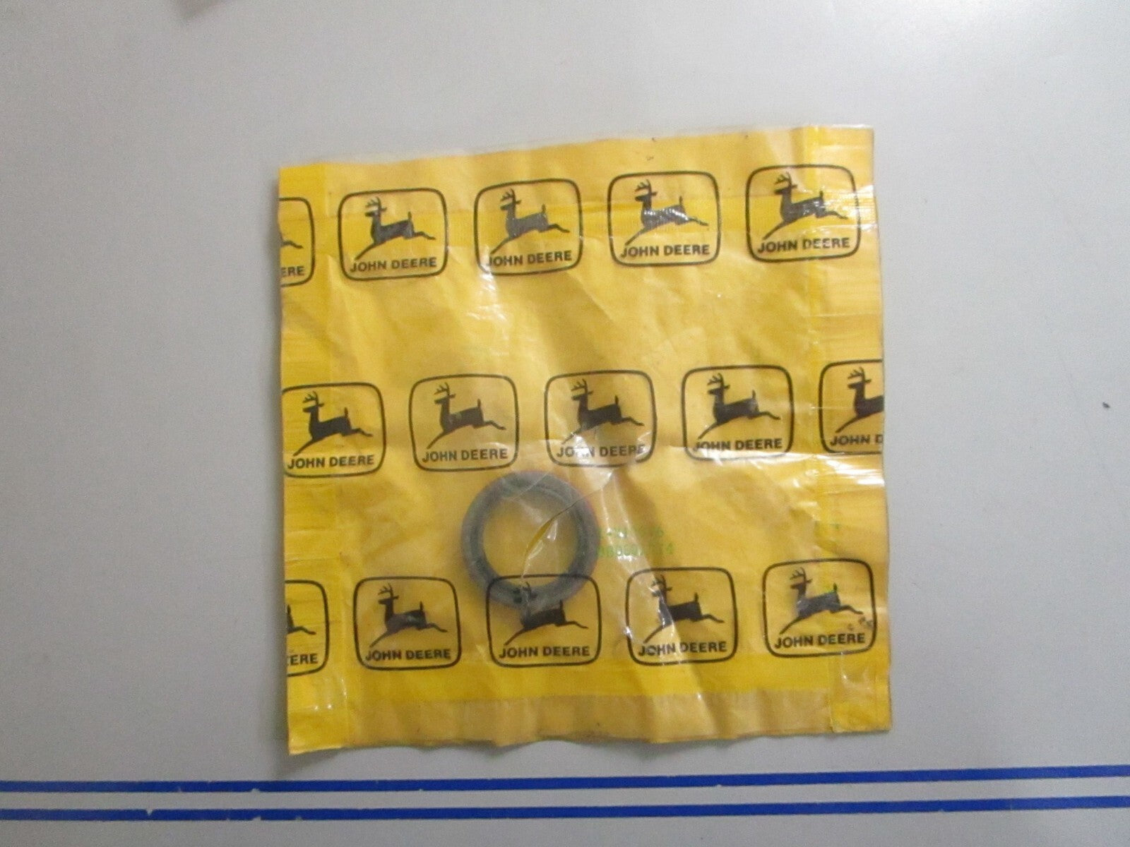 *NEW* 0770 John Deere Seal M40676