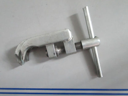 NEW OEM 9995022 Volvo Penta Press Tool 0820