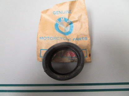 NEW OEM 13720042161 0042161 BMW Grommet 0810
