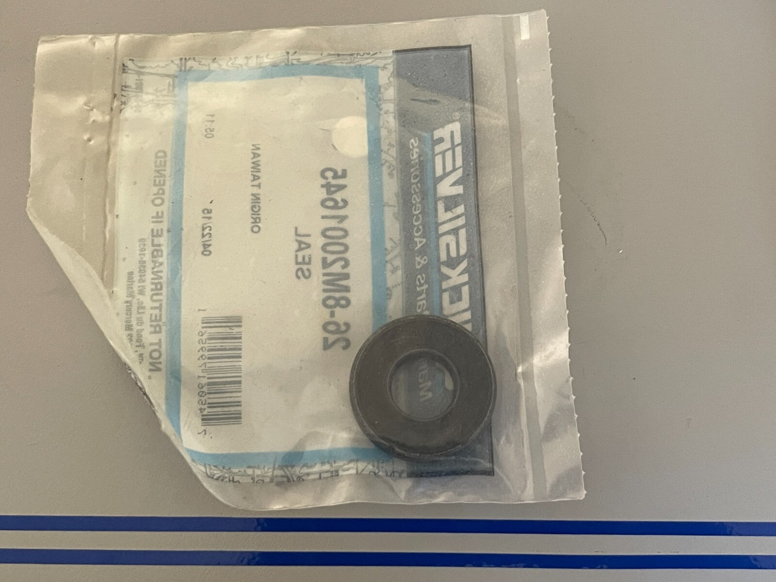 *NEW OEM* 0810 Mercury Quicksilver Seal 26-8M2001645