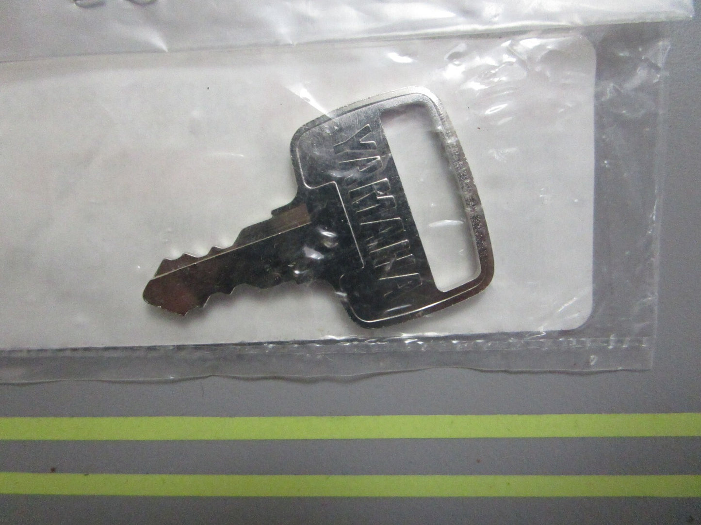 *NEW OEM* 0810 Yamaha Key #464 90890-55833-00