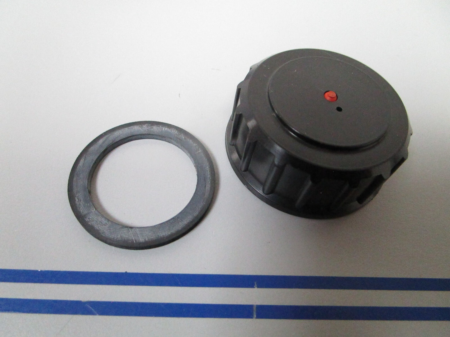 *NEW OEM* 0810 Mercury Quicksilver Reservoir Cap 36-808625