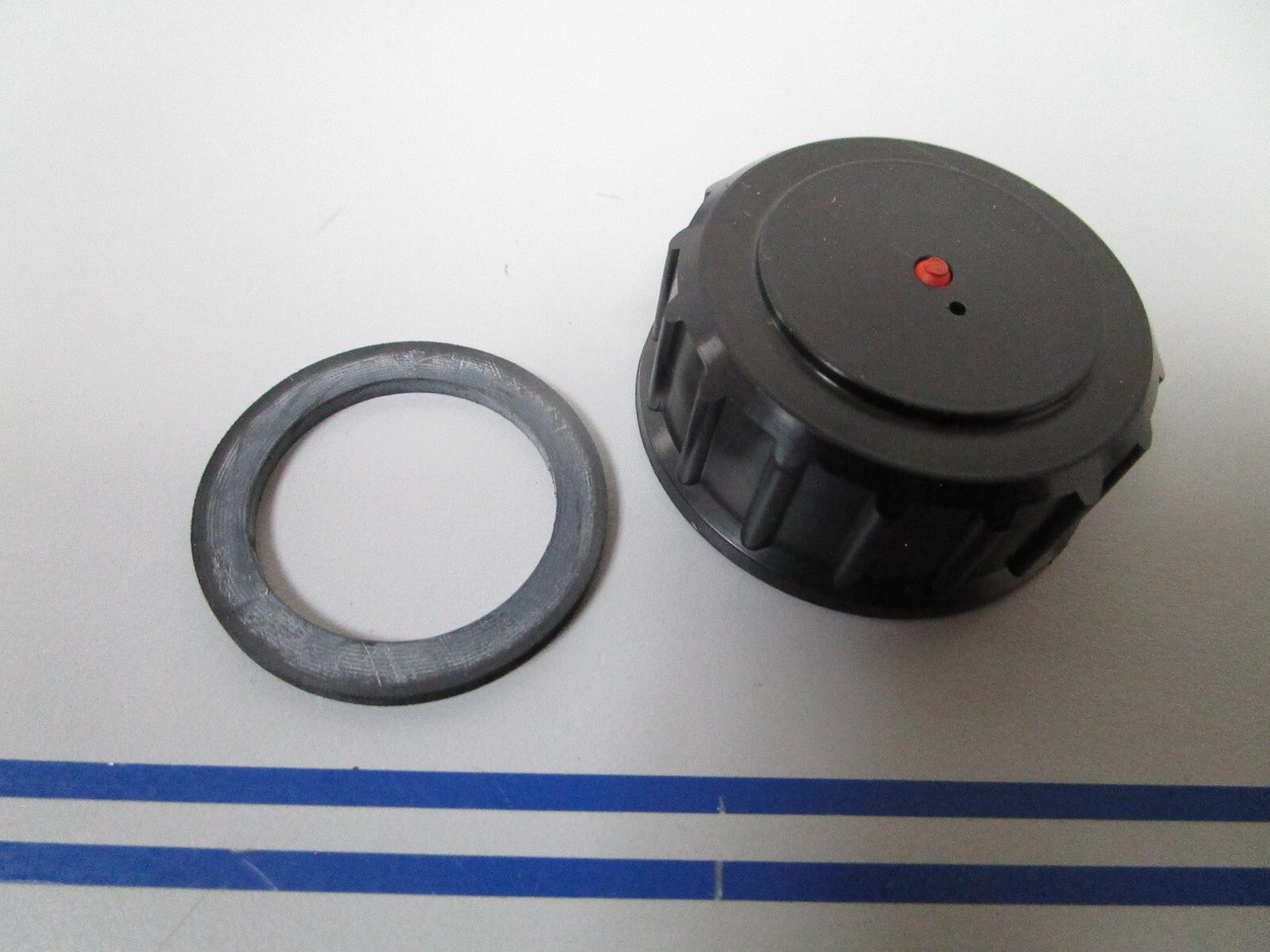 *NEW OEM* 0810 Mercury Quicksilver Reservoir Cap 36-808625