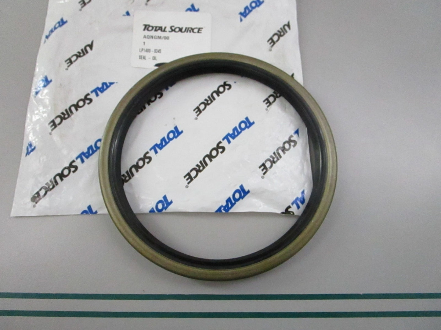 NEW LP1400-9345 For: LPM Total Source Oil Seal 0810