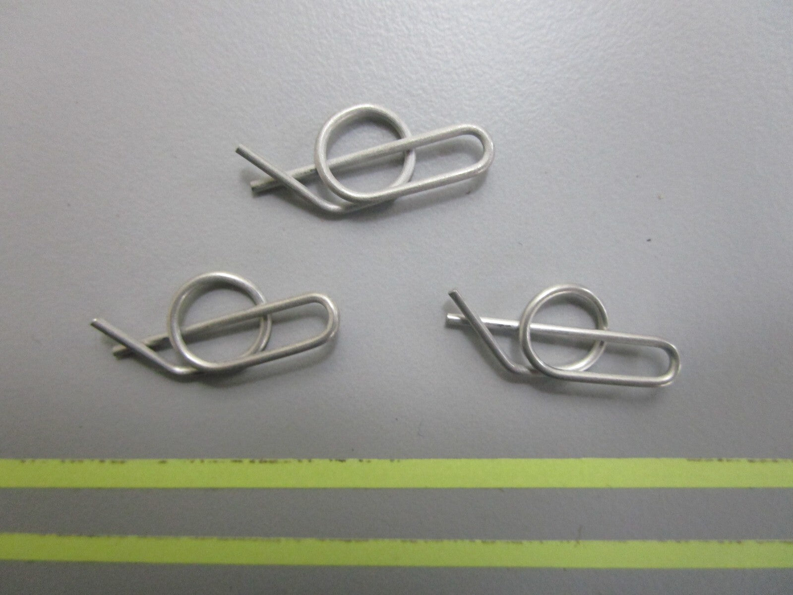 *NEW OEM* (LOT OF 3) 0810 Volvo Penta Clip 333774