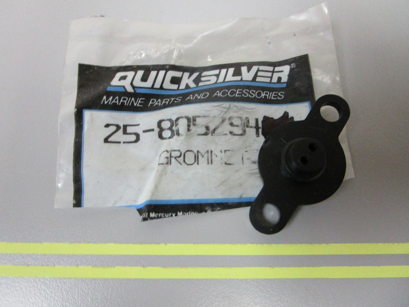 *NEW OEM* 0810 Mercury Quicksilver Grommet 25-805294