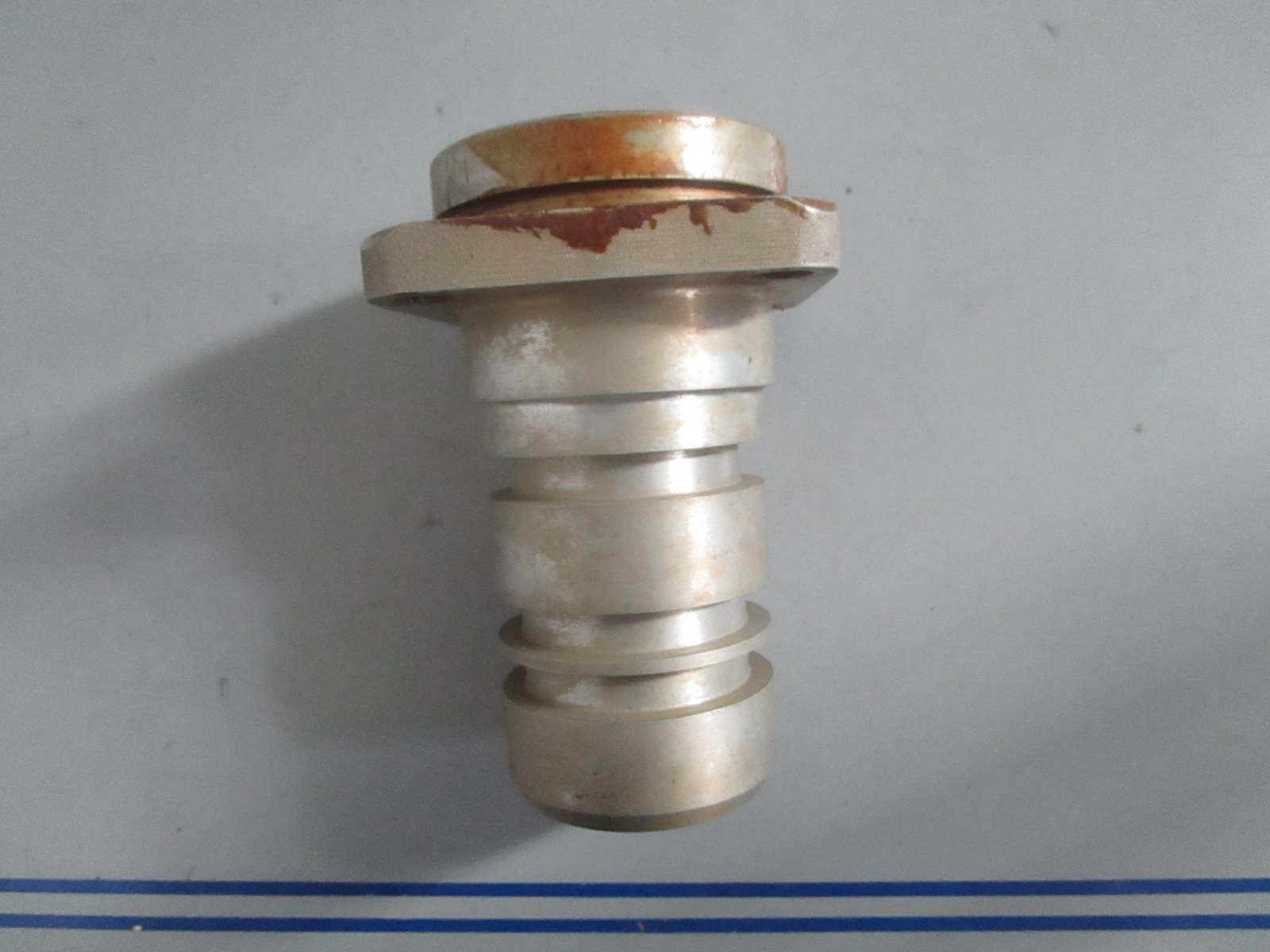 NEW OEM 984977 0984977 OMC Johnson Evinrude Bearing Housing 0820