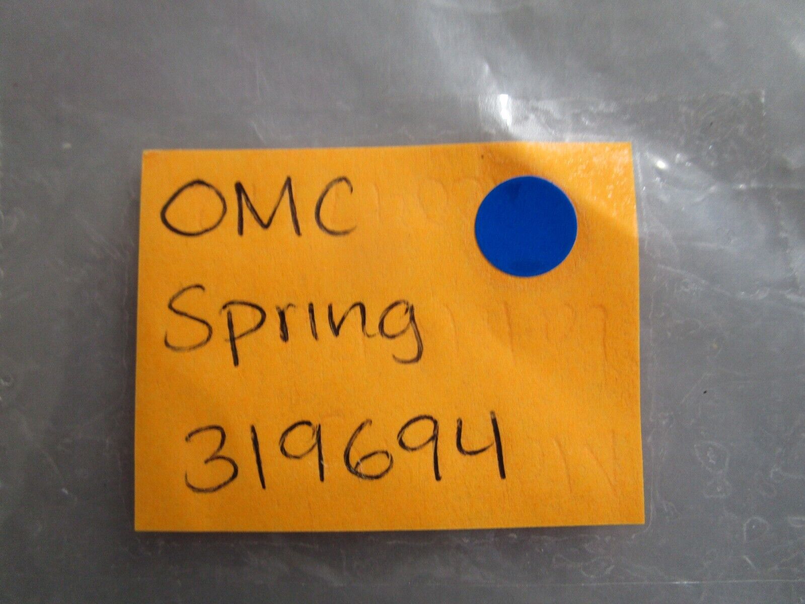 *NEW OEM* (LOT OF 2) 0810 OMC Johnson Evinrude Spring 319694 0319694