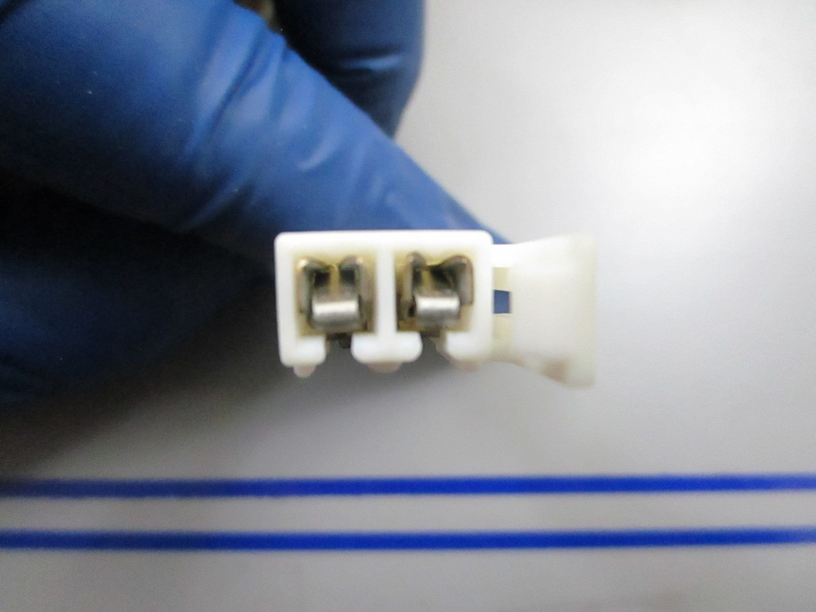 *NEW OEM* 0810 Volvo Penta Coil *Missing Retainer* 3854001