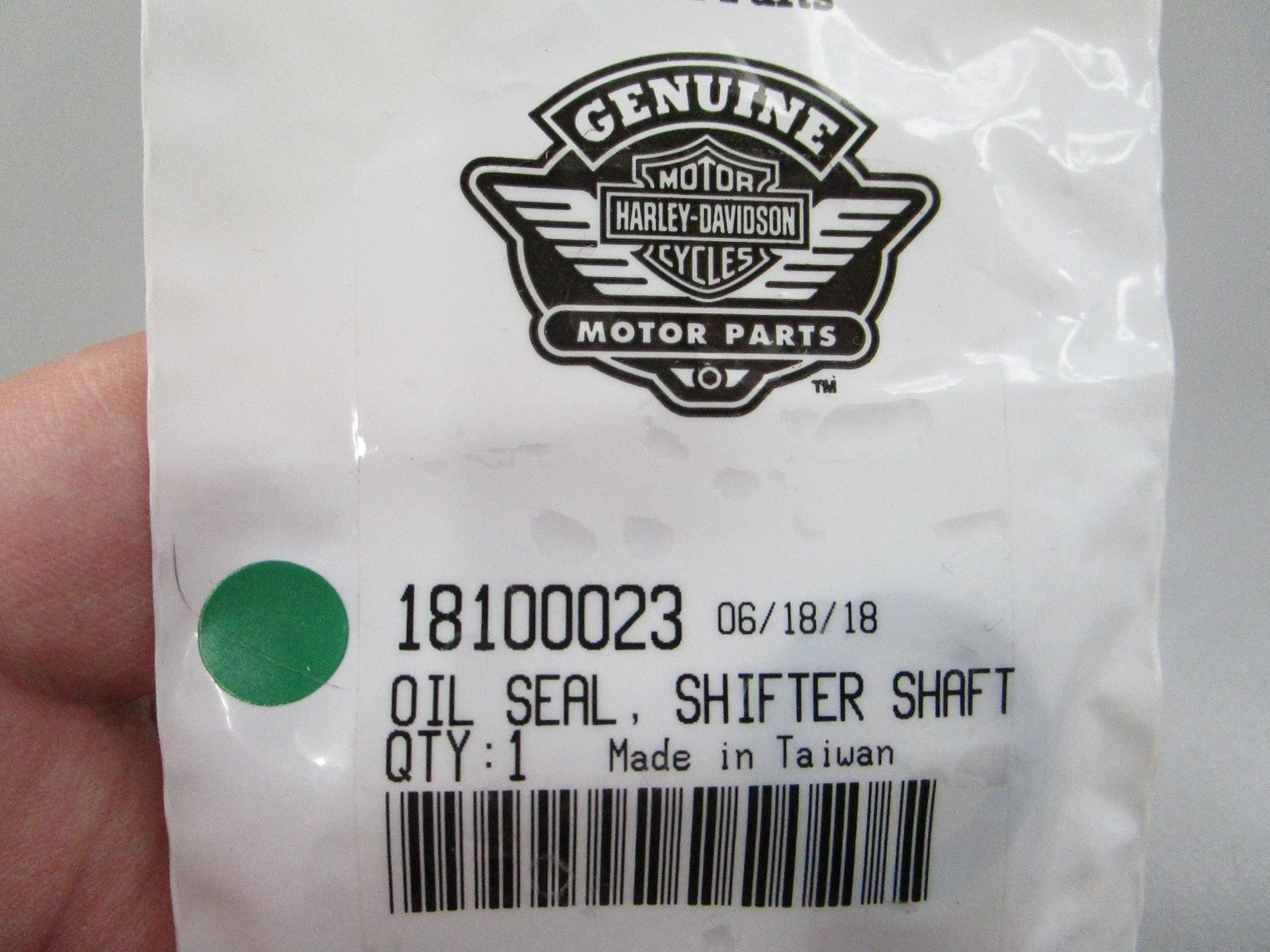 NEW OEM 18100023 Harley Davidson Oil Seal 0810