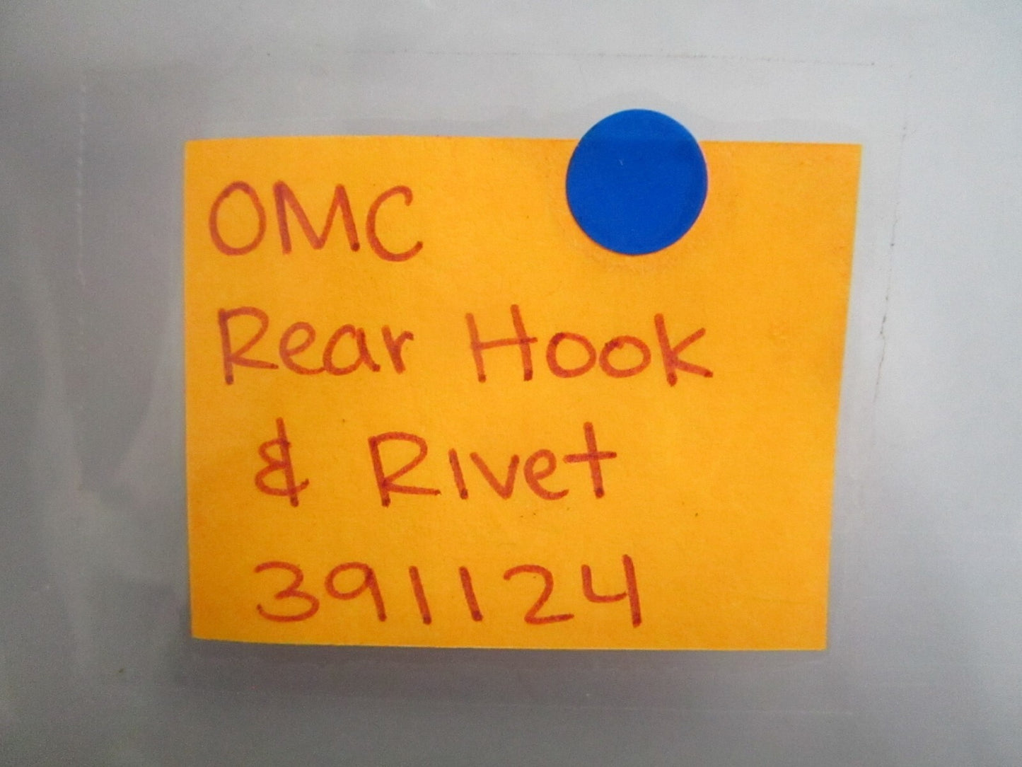 *NEW OEM* 0820 OMC Johnson Evinrude Rear Hook & Rivet 391124 0391124