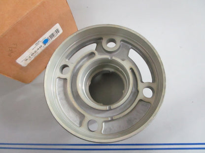 *NEW OEM* 0820 OMC Johnson Evinrude Bearing Housing 910240 0910240