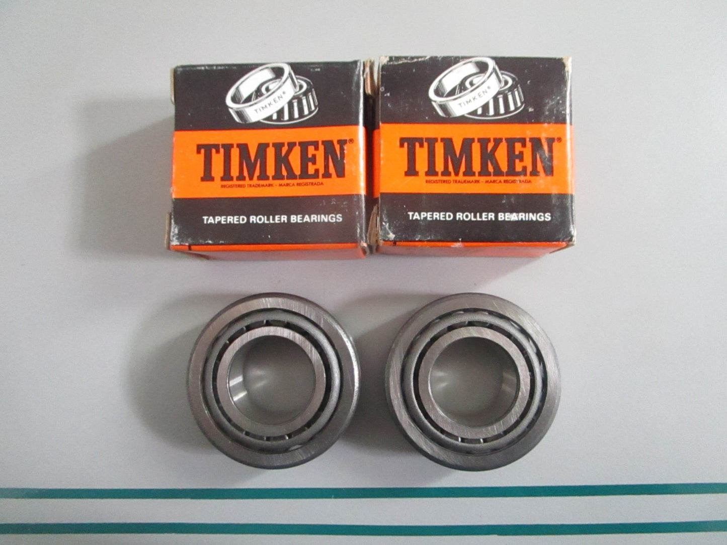 NEW OEM (LOT OF 2) LM12749 LM12711 Timken Set #16 Roller Bearing 0820