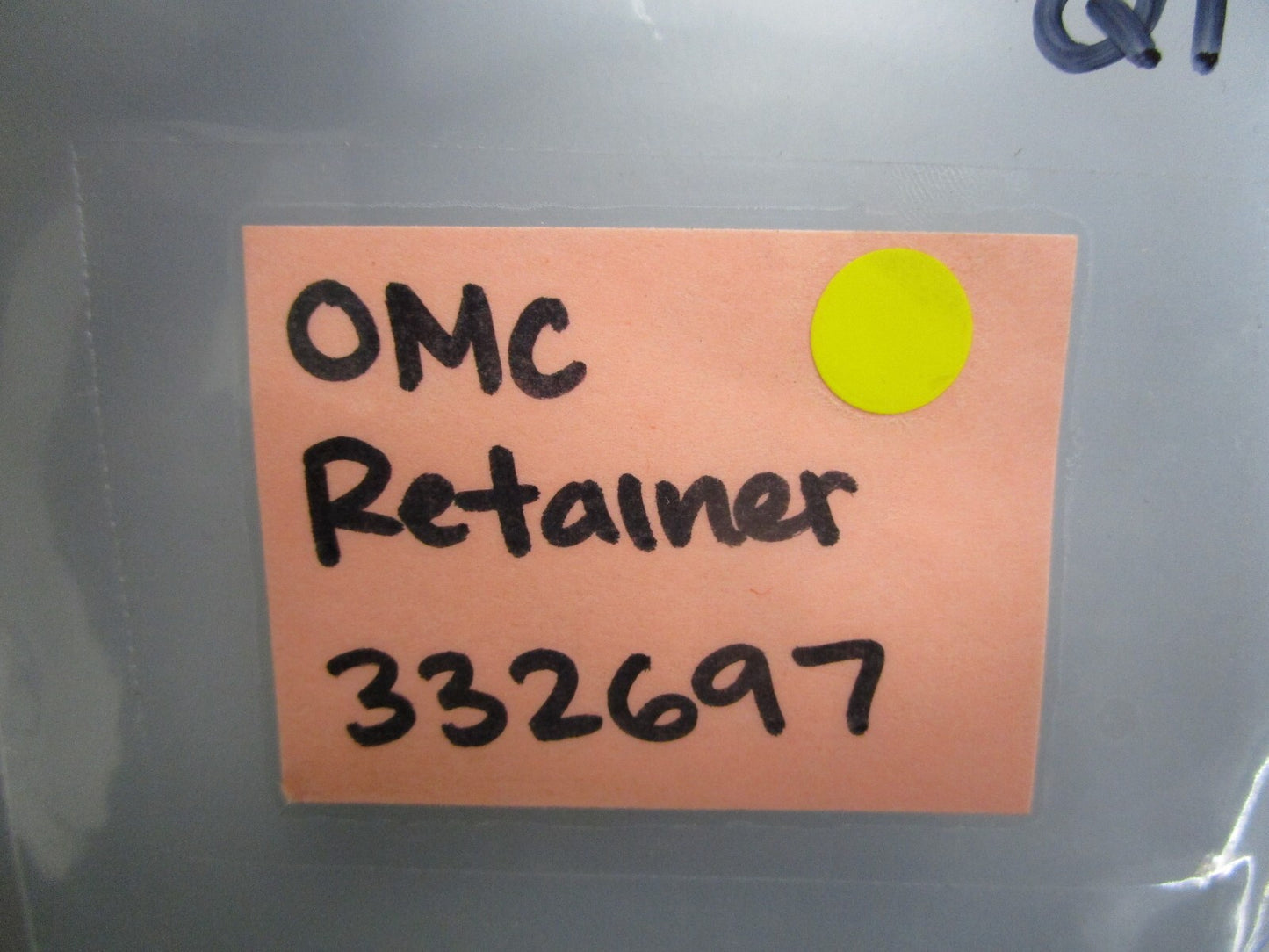 *NEW OEM* 0810 OMC Johnson Evinrude Retainer 332697 0332697