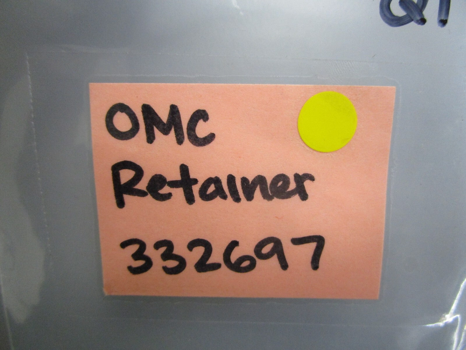 *NEW OEM* 0810 OMC Johnson Evinrude Retainer 332697 0332697
