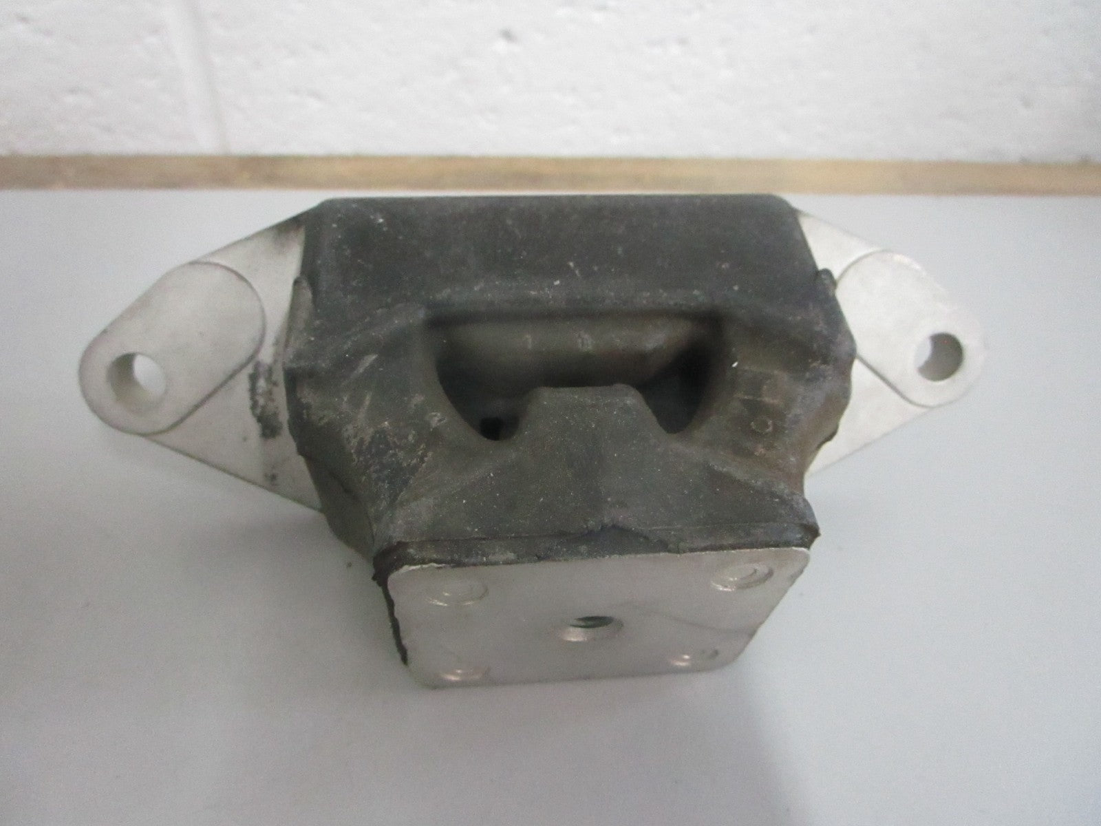 *NEW OEM* 0820 Yamaha Rubber Mount 66V-44157-01-8P