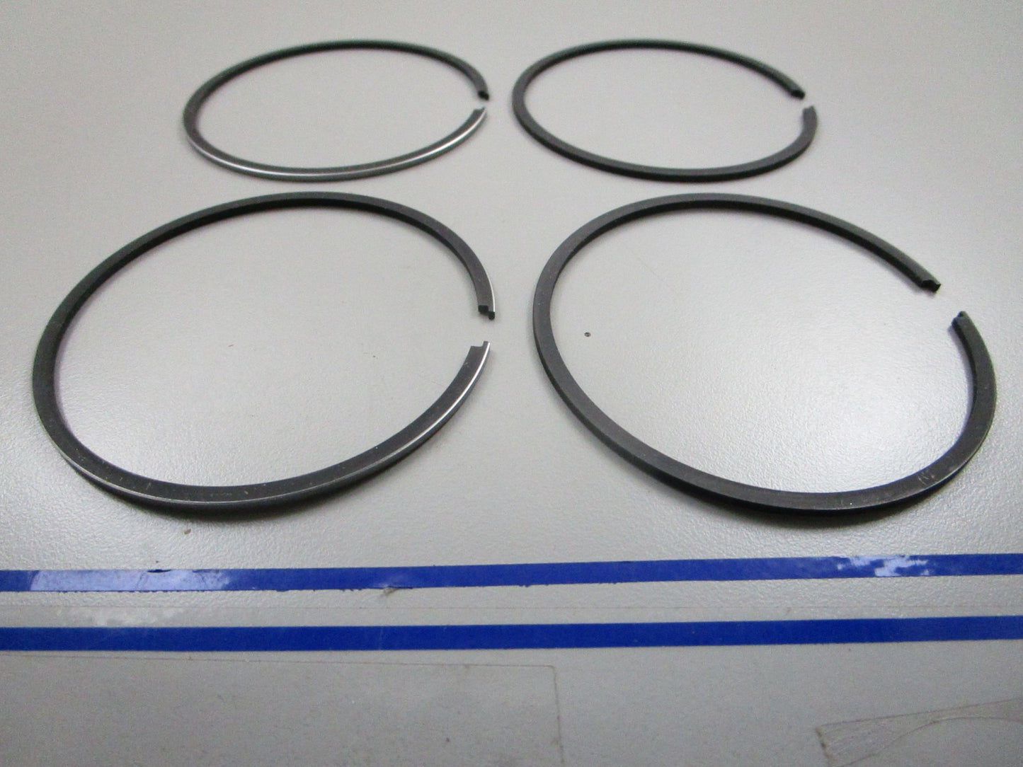 *NEW OEM* 0810 Mercury Quicksilver 4 Piston Ring Set 39-19721A6