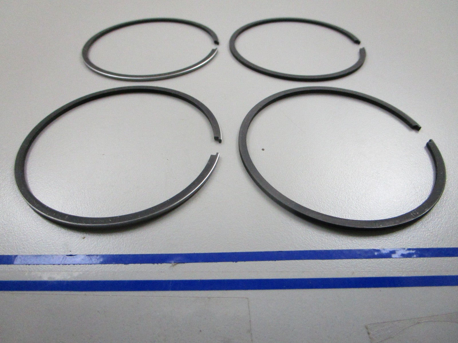 *NEW OEM* 0810 Mercury Quicksilver 4 Piston Ring Set 39-19721A6