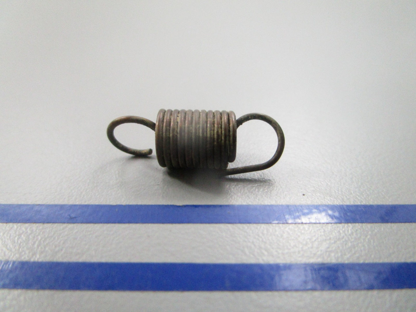 NEW OEM 203166 0203166 OMC Johnson Evinrude Carburetor Spring 0810