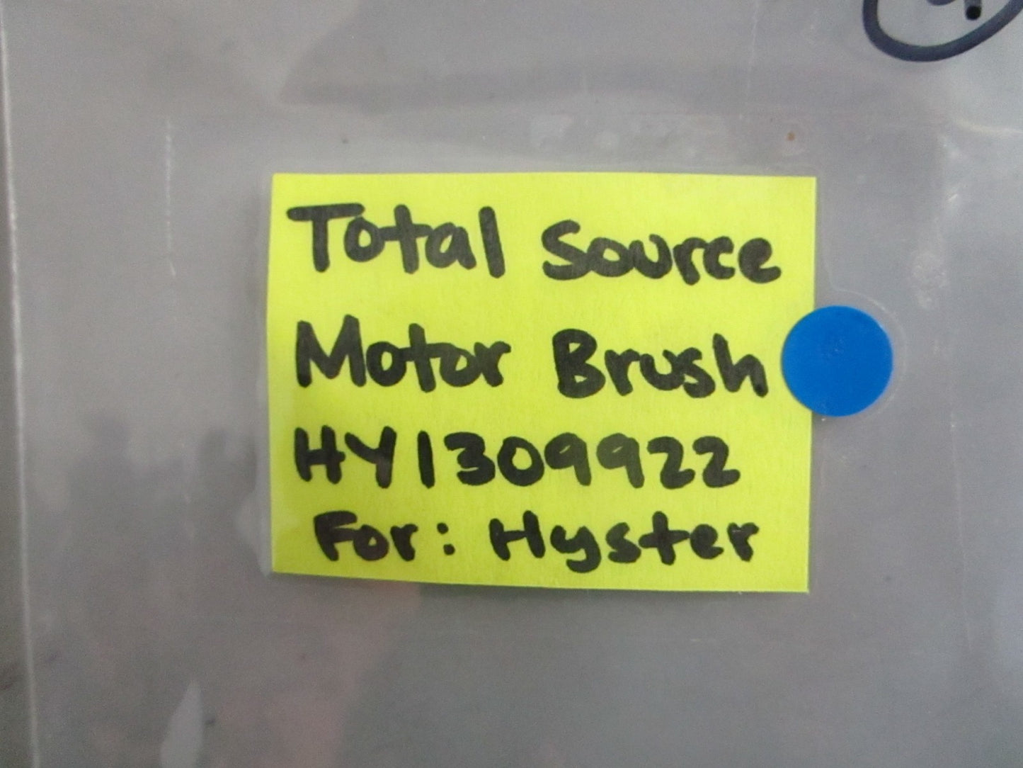 NEW HY1309922 Total Source Motor Brush For: Hyster 0820