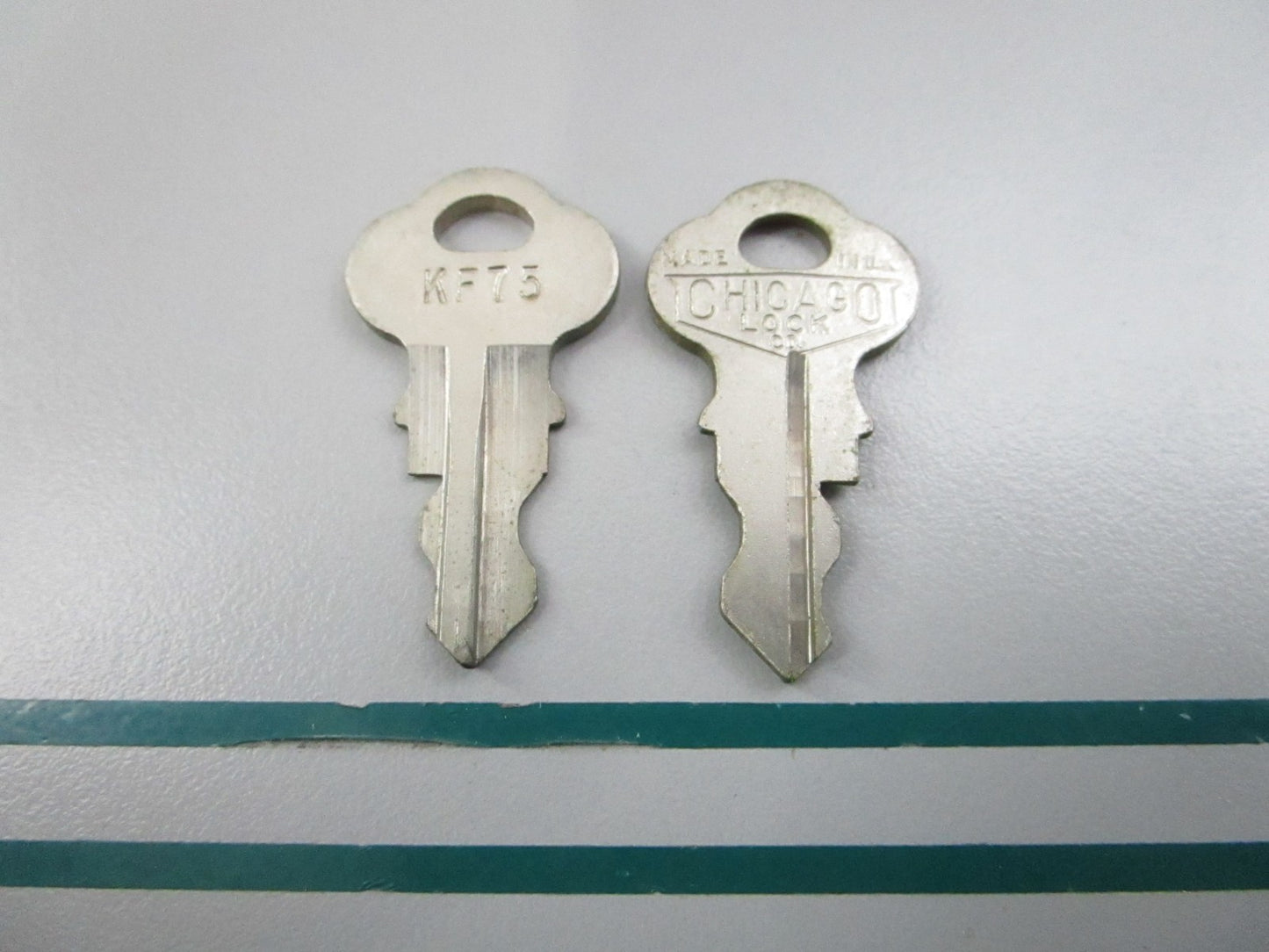NEW OEM (LOT OF 2) 501590 0501590 OMC Johnson Evinrude KF75 Ignition Key 0810