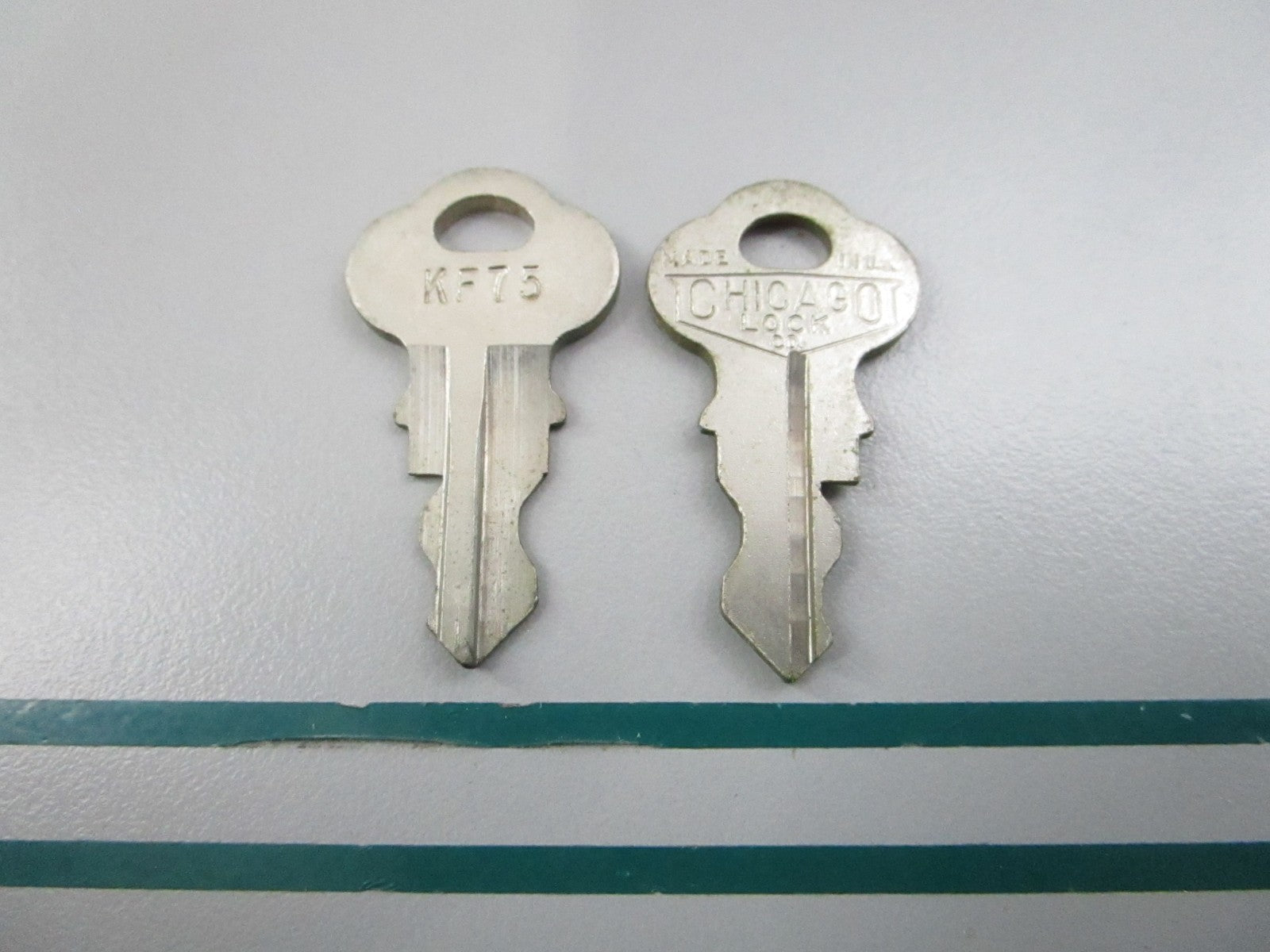 NEW OEM (LOT OF 2) 501590 0501590 OMC Johnson Evinrude KF75 Ignition Key 0810