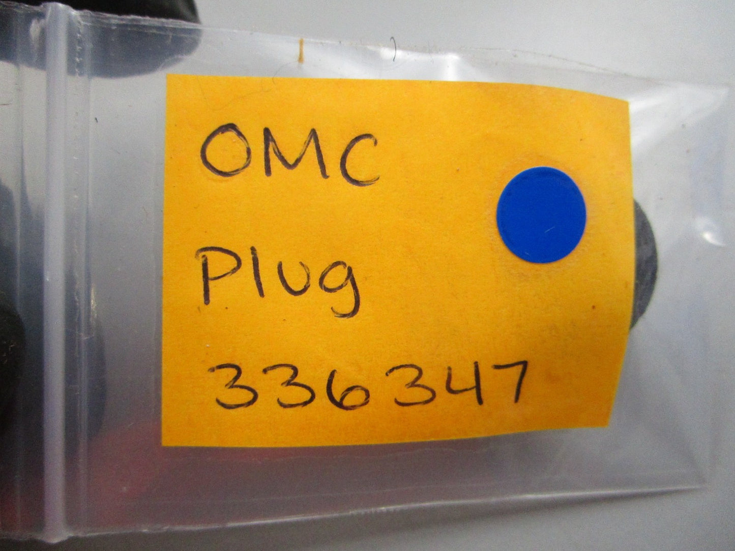 NEW OEM 336347 0336347 OMC Johnson Evinrude Plug 0810