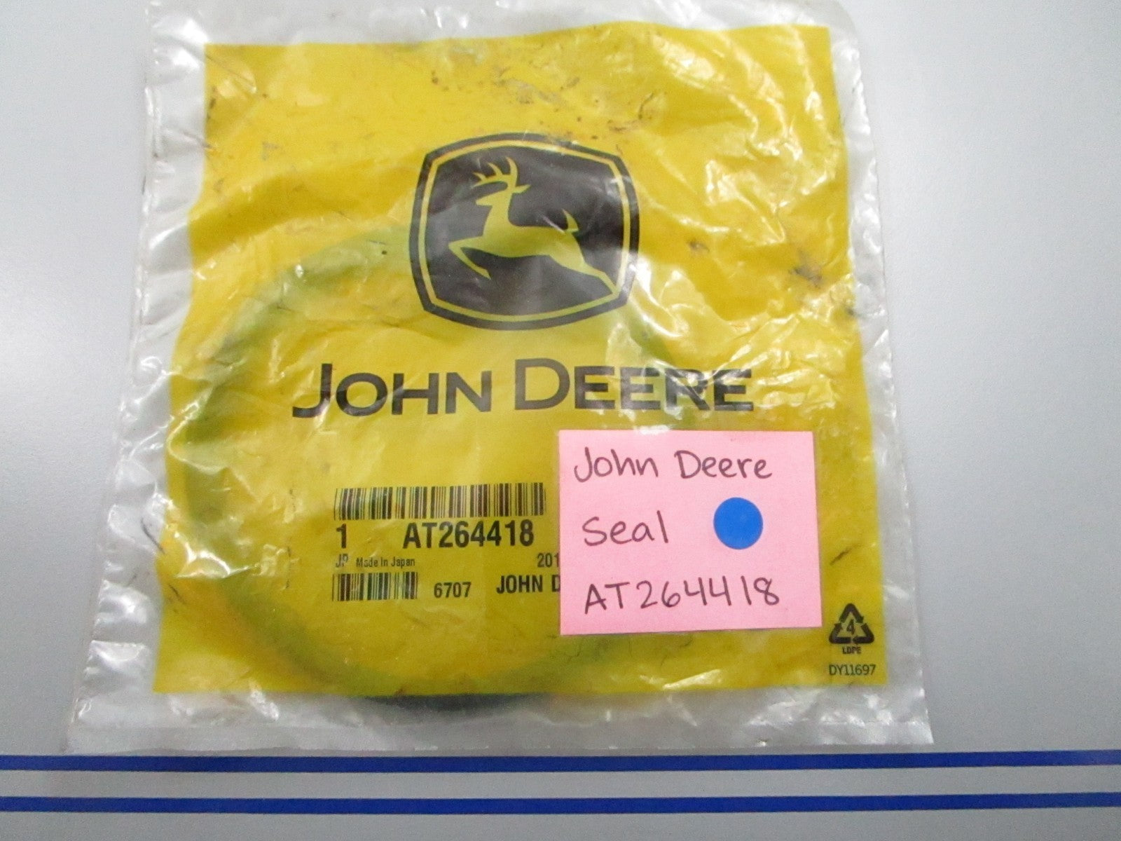 *NEW OEM* 0810 John Deere Seal AT264418