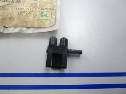 NEW OEM AT159010 John Deere Nozzle 0810