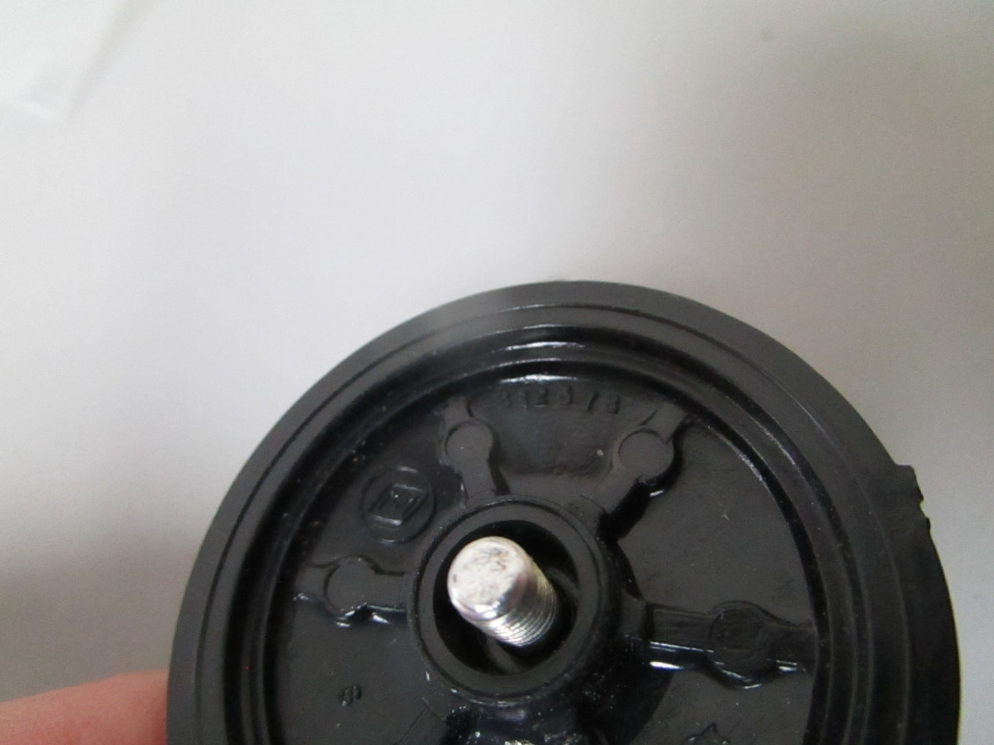 NEW OEM 312678 312677 OMC Johnson Evinrude Filter Cap & Screw 0810